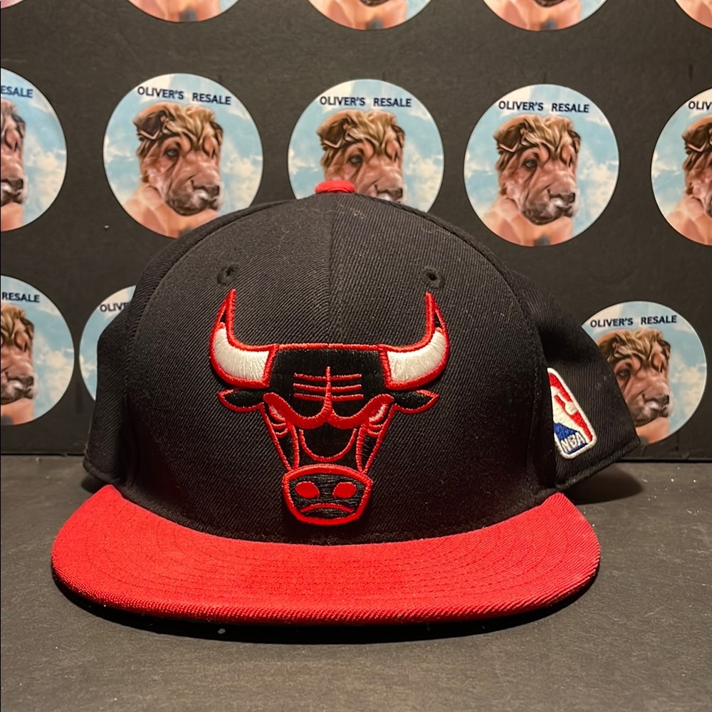 Mitchell & Ness Chicago Bulls Black and Red hardwood classics hat